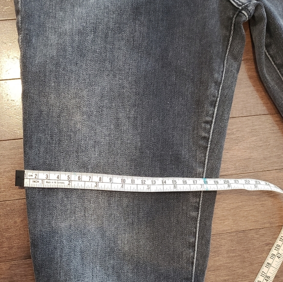SOLD J Brand NWT Alana High-rise Cropped Jeans - Picture 10 of 12